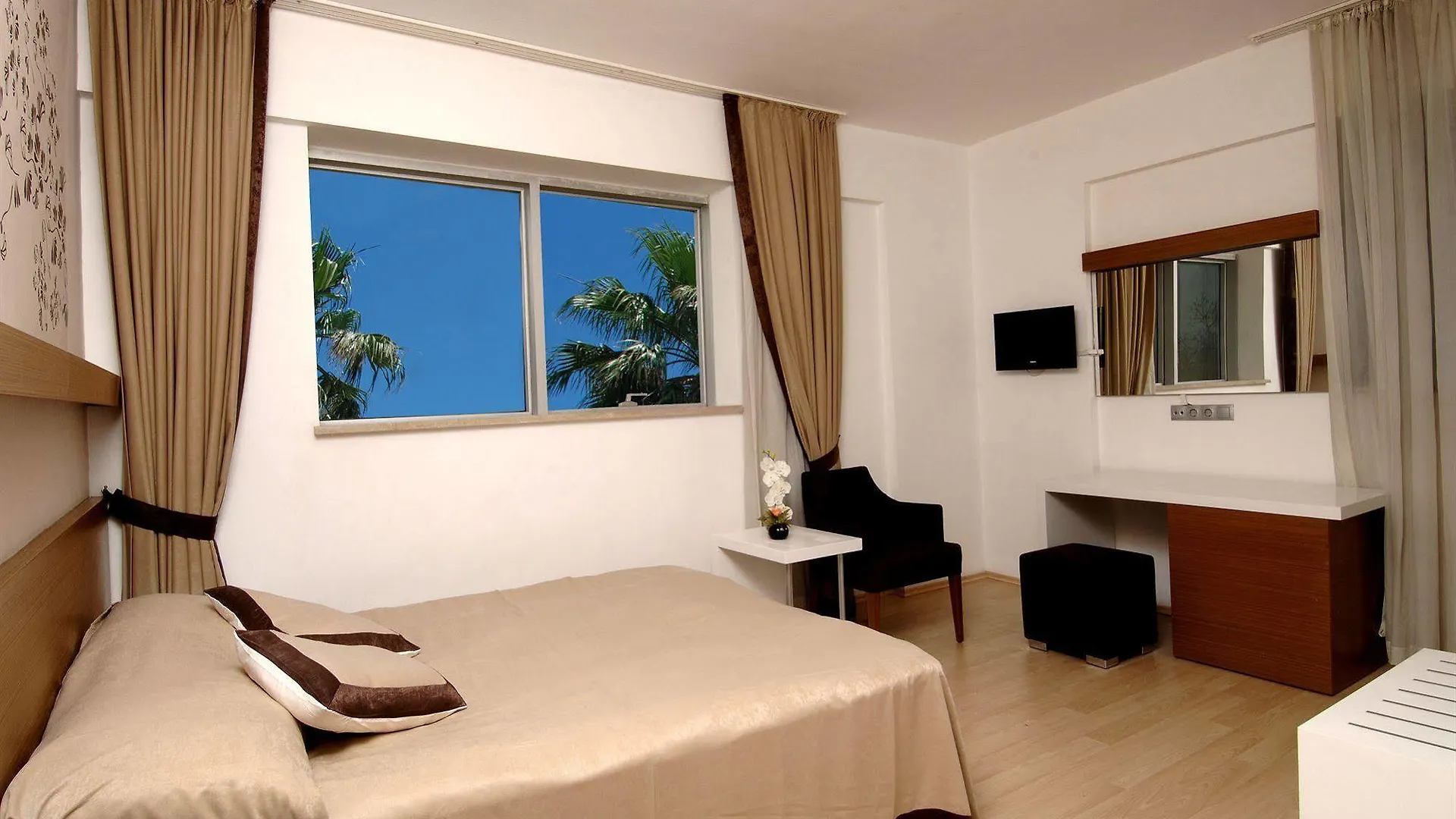 Han Hotel Antalya 3*,